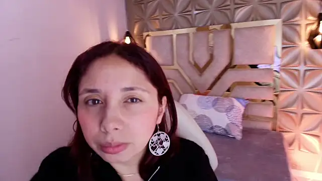 Snapshot of stephaniesun_ chatting on 05-18-26, 01:06 stephaniesun online show from 05-18-26, 01:06
