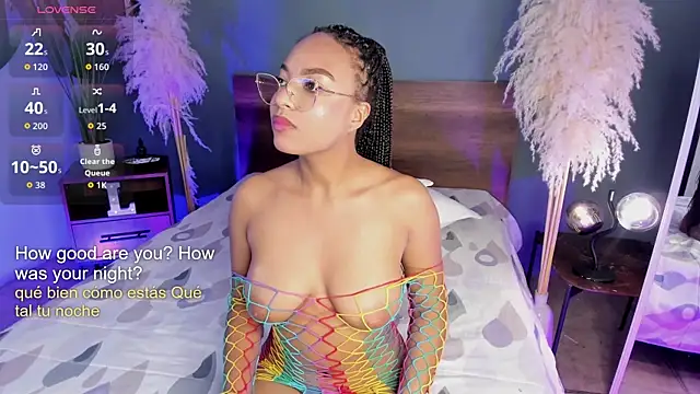 Snapshot of Lynncute chatting on 07-19-26, 04:16 Lynncute online show from 07-19-26, 04:16