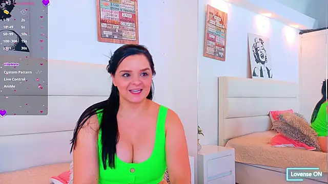 Snapshot of Isabellaa_Reyes chatting on 05-19-26, 12:55 Isabellaa Reyes online show from 05-19-26, 12:55