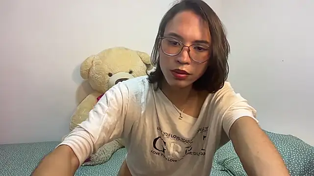 Snapshot of LONDON_ROSE chatting on 06-26-26, 09:19 LONDON ROSE online show from 06-26-26, 09:19
