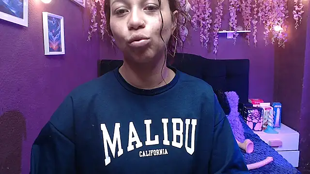 Snapshot of monik299 chatting on 04-30-26, 01:17 monik299 online show from 04-30-26, 01:17
