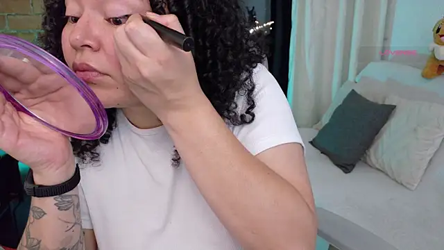 MissBronte online show from 06-01-26, 01:18