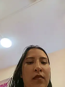 Snapshot of EmmyCastillo chatting on 06-06-26, 03:50 EmmyCastillo online show from 06-06-26, 03:50