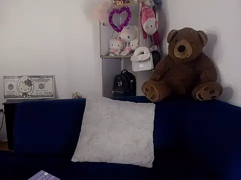 Snapshot of Emybbyx chatting on 06-14-26, 01:47 Emybbyx online show from 06-14-26, 01:47