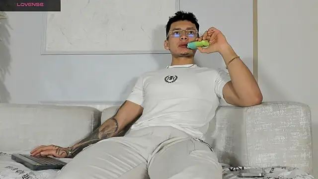 Alan Salazar online show from 06-18-26, 05:39