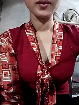 Snapshot of Rosie_LoveUU chatting on 04-30-26, 10:36 Rosie LoveUU online show from 04-30-26, 10:36