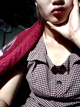 Snapshot of Rosie_LoveUU chatting on 05-02-26, 01:32 Rosie LoveUU online show from 05-02-26, 01:32
