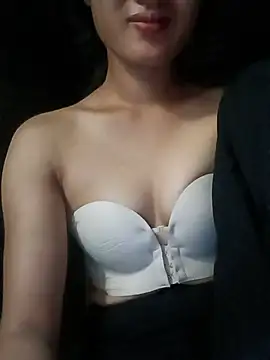 Snapshot of Rosie_LoveUU chatting on 05-08-26, 11:32 Rosie LoveUU online show from 05-08-26, 11:32