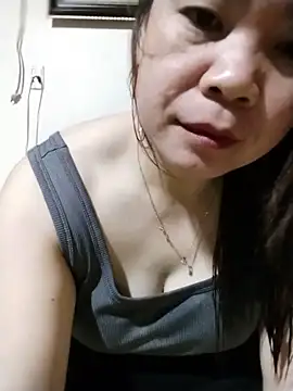 Snapshot of Squirt107 chatting on 05-17-26, 12:01 Squirt107 online show from 05-17-26, 12:01