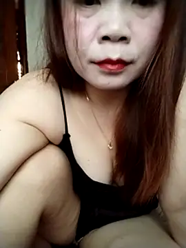 Snapshot of Squirt107 chatting on 05-30-26, 03:03 Squirt107 online show from 05-30-26, 03:03