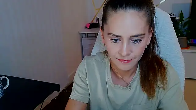khalessi13 online show from 06-27-26, 10:26