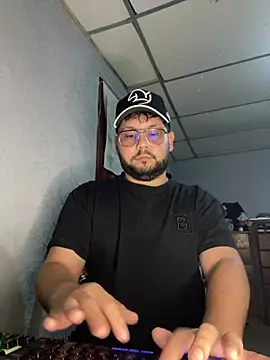 sexy men22cm online show from 06-05-26, 01:56