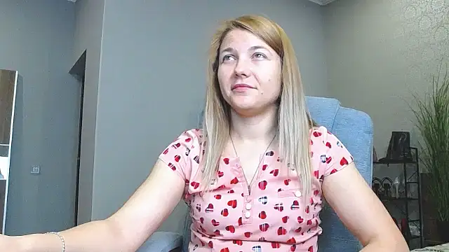 Snapshot of AnniShery chatting on 05-05-26, 11:35 AnniShery online show from 05-05-26, 11:35