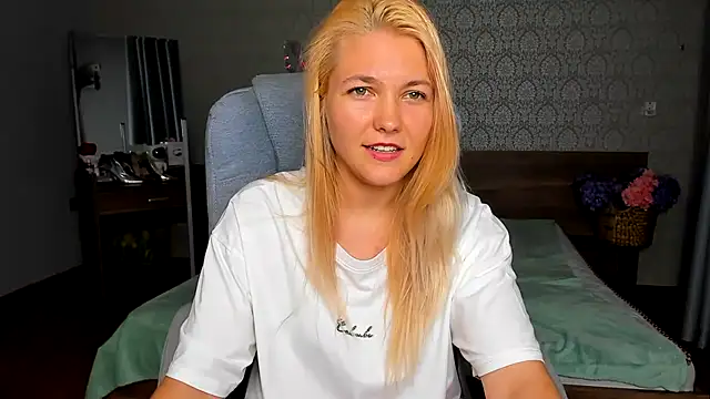 Snapshot of AnniShery chatting on 07-15-26, 11:54 AnniShery online show from 07-15-26, 11:54