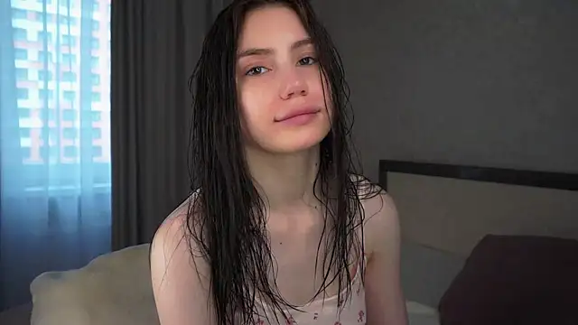 Snapshot of KasiReitan chatting on 06-16-26, 01:30 KasiReitan online show from 06-16-26, 01:30