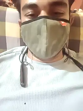 D-n-n-y69 online show from 04-23-26, 06:21