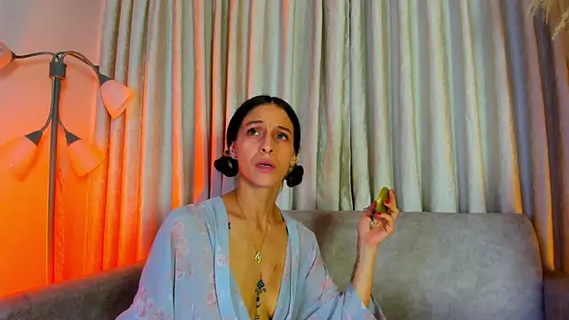 Snapshot of TinaJaneo_01 chatting on 06-23-26, 07:39 TinaJaneo 01 online show from 06-23-26, 07:39