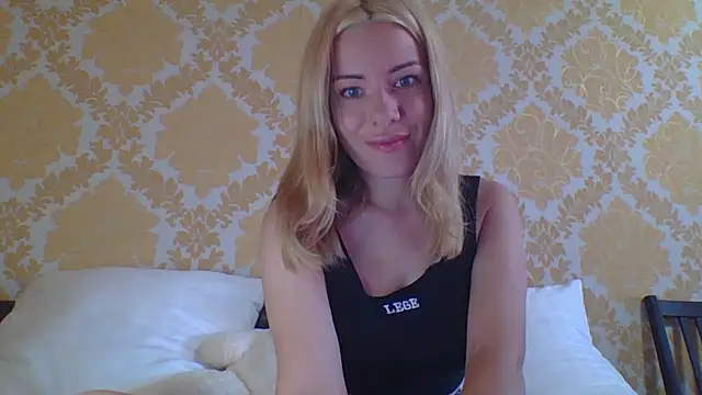 Snapshot of Softy_Aura_ chatting on 08-03-26, 04:33 Softy Aura online show from 08-03-26, 04:33