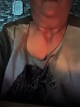 Snapshot of KICIA10 chatting on 05-19-26, 07:20 KICIA10 online show from 05-19-26, 07:20