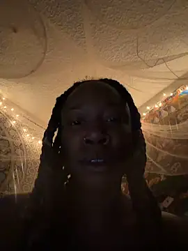 Nayomii28 online show from 04-27-26, 03:21