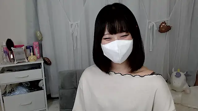 Snapshot of mii__tan chatting on 05-10-26, 01:11 mii tan online show from 05-10-26, 01:11