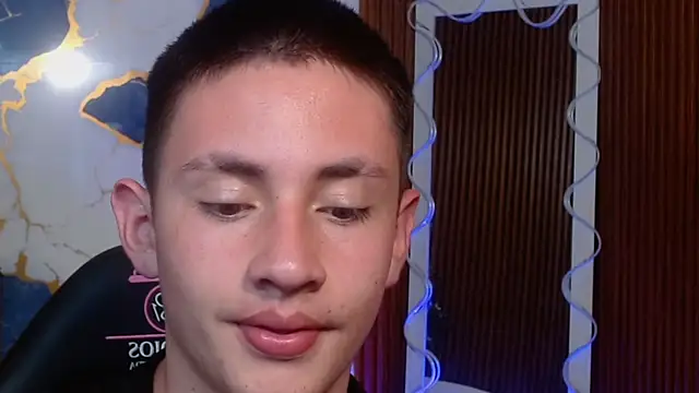 Snapshot of Andres_Tay chatting on 05-07-26, 02:28 Andres Tay online show from 05-07-26, 02:28