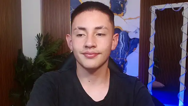 Snapshot of Andres_Tay chatting on 05-11-26, 03:12 Andres Tay online show from 05-11-26, 03:12