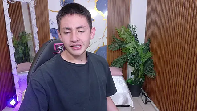 Snapshot of Andres_Tay chatting on 06-05-26, 02:29 Andres Tay online show from 06-05-26, 02:29