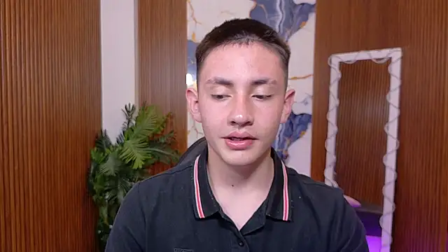 Snapshot of Andres_Tay chatting on 06-12-26, 02:54 Andres Tay online show from 06-12-26, 02:54