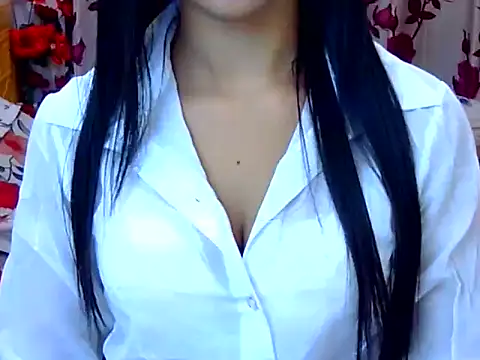 Snapshot of Alina_Nur chatting on 06-28-26, 02:28 Alina Nur online show from 06-28-26, 02:28