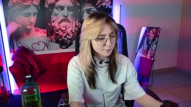 Snapshot of NyxCalderra chatting on 06-07-26, 01:32 NyxCalderra online show from 06-07-26, 01:32
