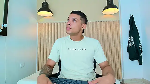 Snapshot of Brandon_Mercuri chatting on 05-19-26, 12:44 Brandon Mercuri online show from 05-19-26, 12:44