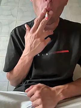 Snapshot of Milanese22 chatting on 06-29-26, 04:18 Milanese22 online show from 06-29-26, 04:18