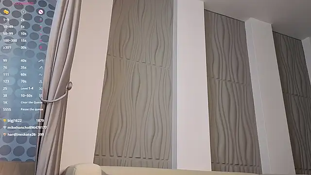 Snapshot of BeverlyShieh chatting on 07-23-26, 01:58 BeverlyShieh online show from 07-23-26, 01:58