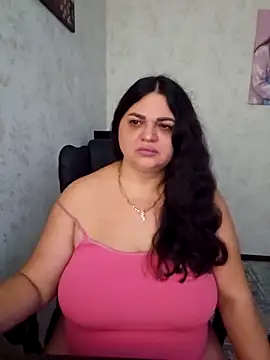 -CUTE-EVVIL- online show from 05-12-26, 04:48