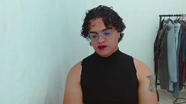Snapshot of Diane_exotic chatting on 05-13-26, 01:03 Diane exotic online show from 05-13-26, 01:03