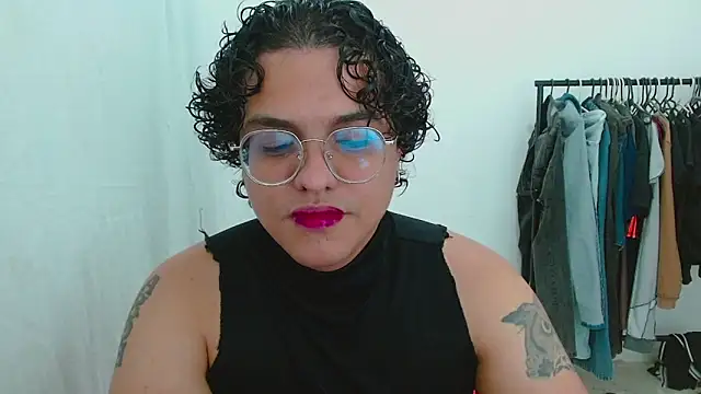 Snapshot of Diane_exotic chatting on 05-14-26, 10:27 Diane exotic online show from 05-14-26, 10:27