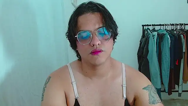 Snapshot of Diane_exotic chatting on 05-20-26, 11:44 Diane exotic online show from 05-20-26, 11:44