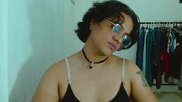 Snapshot of Diane_exotic chatting on 06-05-26, 11:10 Diane exotic online show from 06-05-26, 11:10