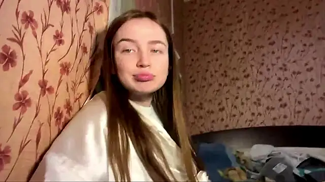 Snapshot of Chloooee chatting on 05-05-26, 04:26 Chloooee online show from 05-05-26, 04:26