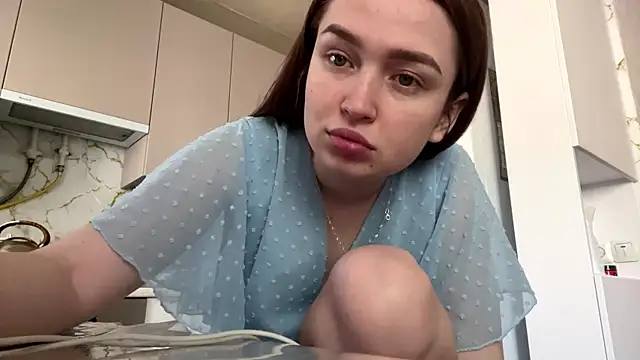 Snapshot of Chloooee chatting on 05-06-26, 10:42 Chloooee online show from 05-06-26, 10:42