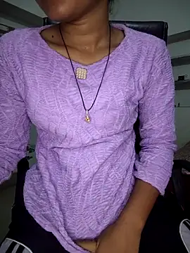 Snapshot of ESHA-LOVE chatting on 05-21-26, 05:09 ESHA-LOVE online show from 05-21-26, 05:09