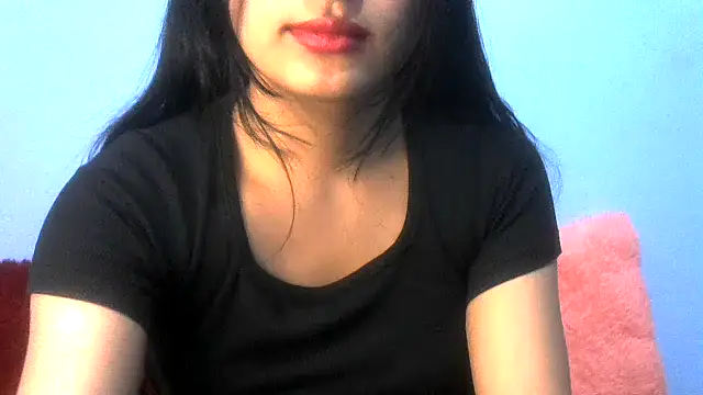 Snapshot of sharmeeli_sima chatting on 05-15-26, 02:18 sharmeeli sima online show from 05-15-26, 02:18