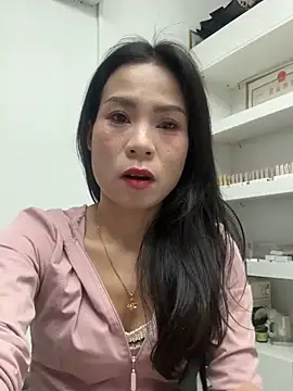 Snapshot of Xiaoyu-aa chatting on 05-04-26, 10:11 Xiaoyu-aa online show from 05-04-26, 10:11