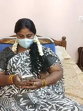 Snapshot of telugu_Geetha40 chatting on 05-26-26, 06:42 telugu Geetha40 online show from 05-26-26, 06:42