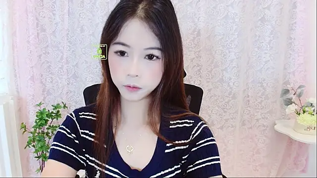 Snapshot of isadora1314 chatting on 07-01-26, 01:18 isadora1314 online show from 07-01-26, 01:18