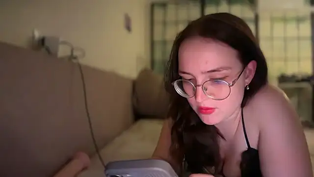 FoxyMiaa online show from 04-30-26, 05:08