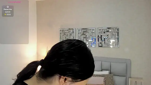 Snapshot of sofia__thompson chatting on 05-16-26, 12:40 sofia thompson online show from 05-16-26, 12:40