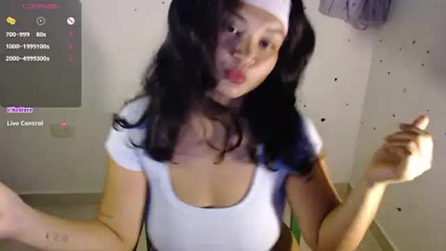 Snapshot of Lily____ chatting on 05-02-26, 12:59 Lily online show from 05-02-26, 12:59