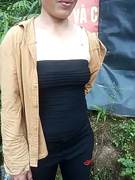 anhphi01 online show from 04-26-26, 08:23